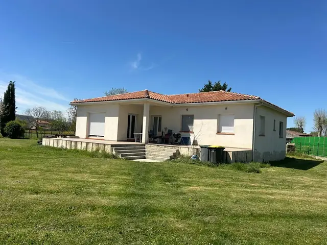 Maison individuelle après rénovation de sa toiture à Pamiers